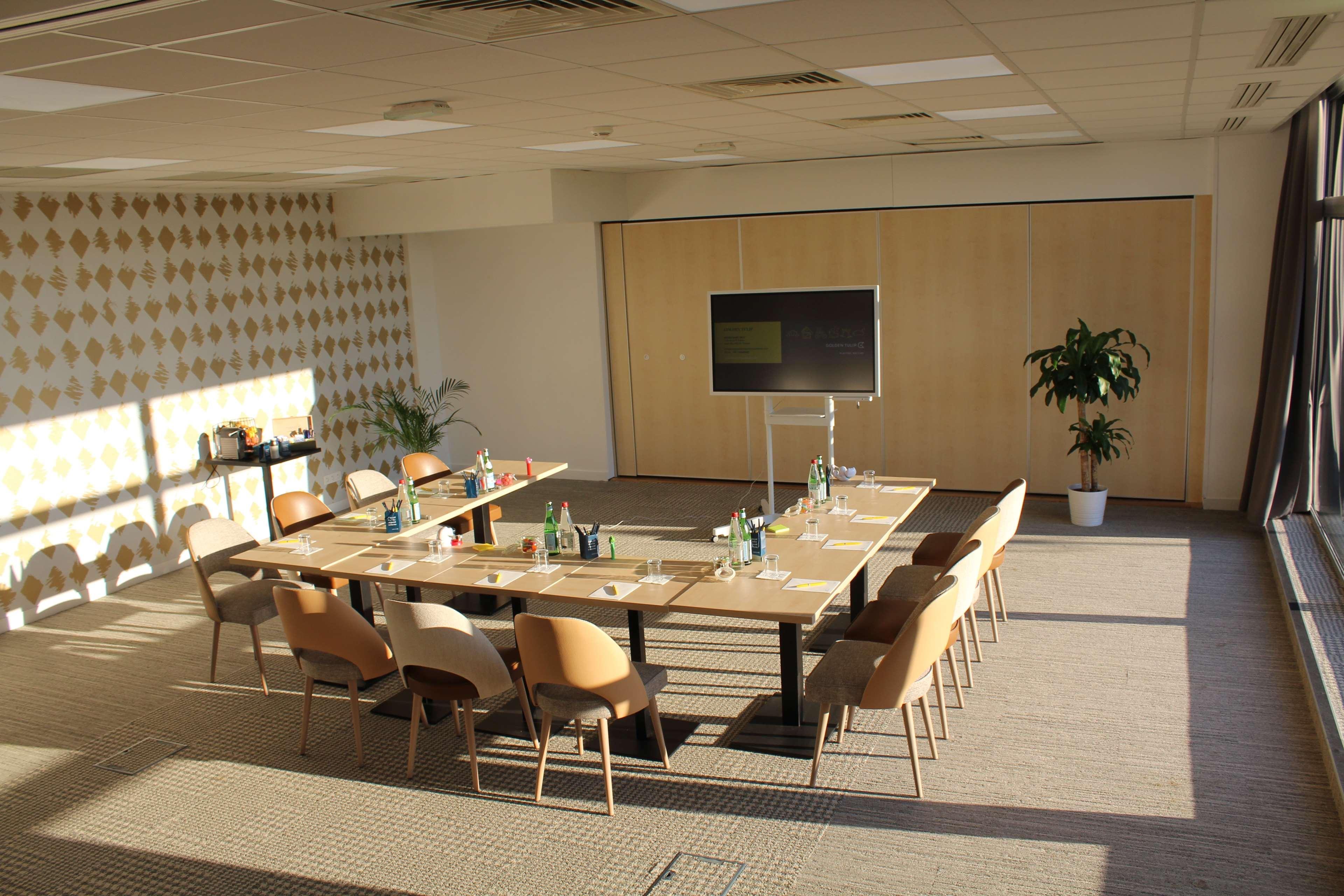 Golden Tulip Roissy Saint Witz Hotel Екстериор снимка